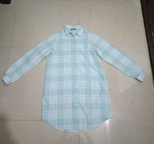 Oversized shirt for women
