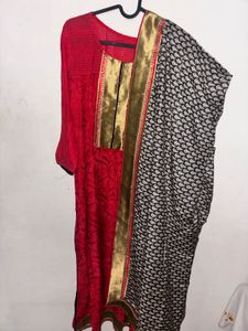 Elegant Red Kurta with Gold Embellishment