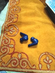 These are my new boat earphones.