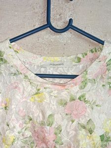 Floral Textured Short Sleeve Top