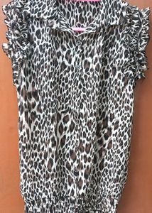 Chic Leopard Print Top