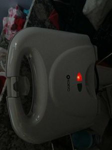 KORYO KST 21 Sandwich Toaster 750w High Power