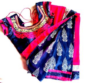 Red &amp; Black Embellished Sari