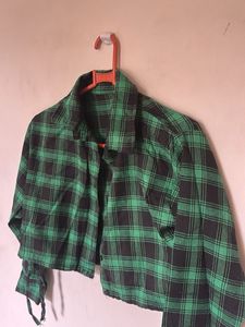Green Plaid Cropped Shirt