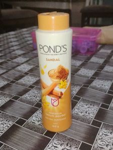 Pond's Sandal Radiance Talcum Powder