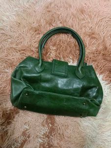 Tods Chic Green Leather Handbag