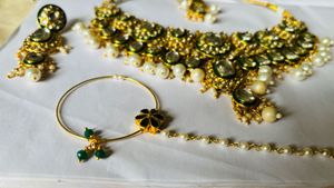 Exquisite Kundan Pearl Necklace Set