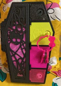 Monster High Doll Box and Accessories