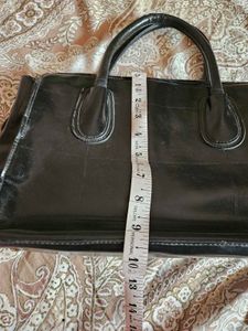 Versatile Black Handbag