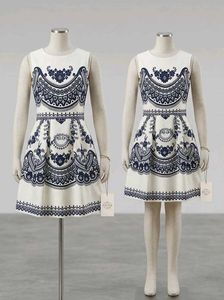Chic Navy & White Floral Dress