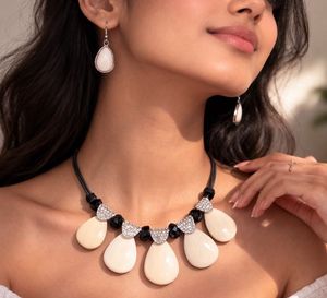 Elegant White Tear Drop Necklace &amp; Earring Set