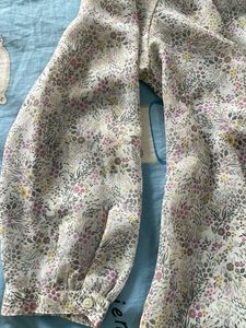 Chic Floral Print Button-Up Blouse