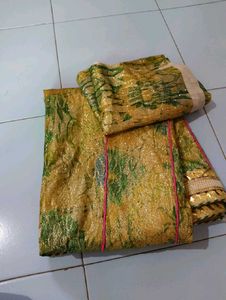 Semi-Stuched Lehnga With Unstitched Blouse