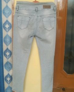 Cutting Jeans