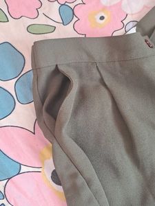 Stylish Olive Green Wide-Leg Trousers