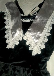 Elegant Black Velvet Dress with Lace Collar