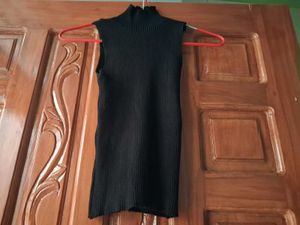Sleeveless Mock Neck Ribbed Knit Top