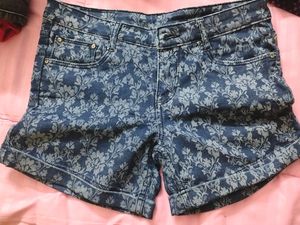 Printed denim Shorts 30 Size