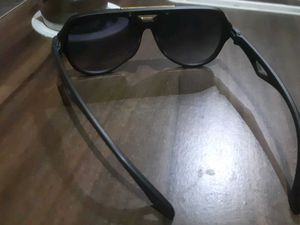 New Stylish Black &amp; Gold Sunglasses