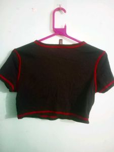 DIVIDED Black Graphic Crop Top