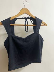 Black Sweetheart Neck Cropped Top