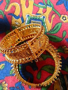 Exquisite Gold Tone Designer Bangles