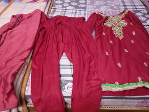 Maroon Kurta Set with Green Embellishments