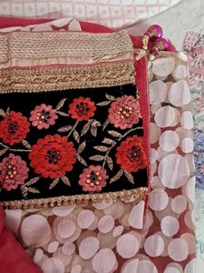 Stunning Embroidered Saree💃💃🎉🎉