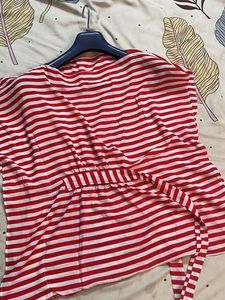 🍷Red &amp; White Striped Top