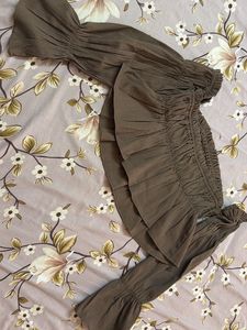 Chic Ruffled Long Sleeve Top