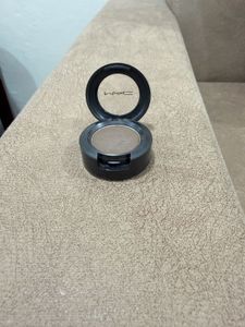 MAC BRUN- Eyebrow powder / eyeshadow