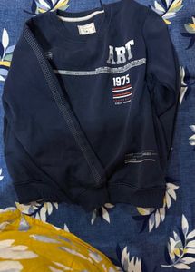 Kidley Navy Blue Sweatshirt and bodycare warmer