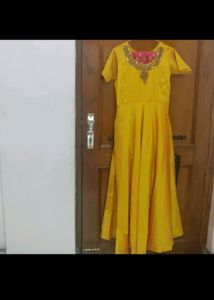 Gown With Banarsi Duppata Size 43