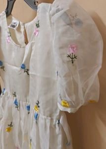 Cute Embroidered Dress 4-5years