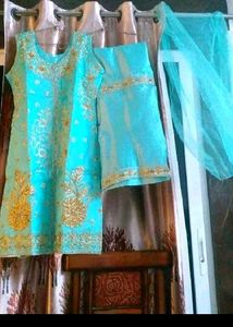 4 colour Elegant Aqua Blue Embroidered Kurta Set