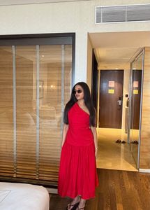 Chic One-Shoulder Red Dress