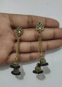 Elegant Gold Maangtika with Stones and earrings