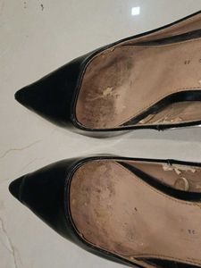 Elegant Black Pointed-Toe Stiletto Heels