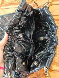 Chic Black Quilted Chain Handbag