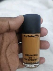 MAC Studio Fix Fluid Foundation