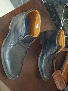 Men's Black Leather Chukka Boots