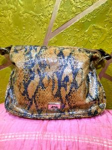 Chic Snakeskin Print Handbag