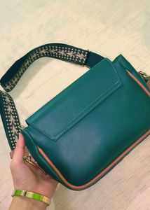 Stylish &amp; Functional Shoulder Bag