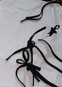 Korean Top🐰 In Colour White And Black...🌸 You'll