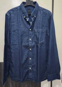 H&amp;M Men's Classic Denim Button-Down Shirt