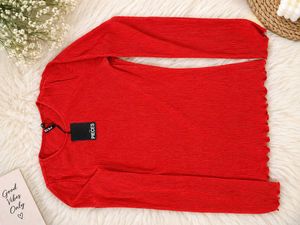 Chic Red Ribbed Long Sleeve Top