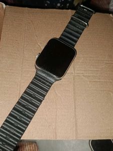 Smartwatch with Black Band non working
