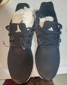 Adidas Men's Casual Shoes . Like New. No Coins