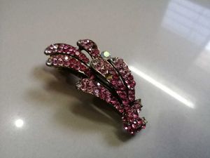 Sparkling Pink Leaf Hair Clip