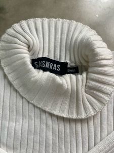 Sassafras Turtle neck white full sleeve ribbed top